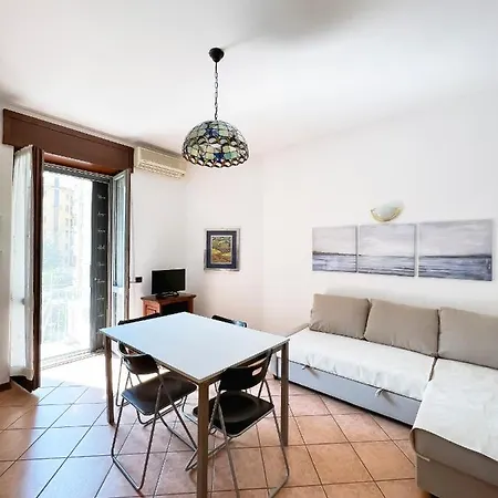 Amply Lit Harmony Via Brocchi * Milano